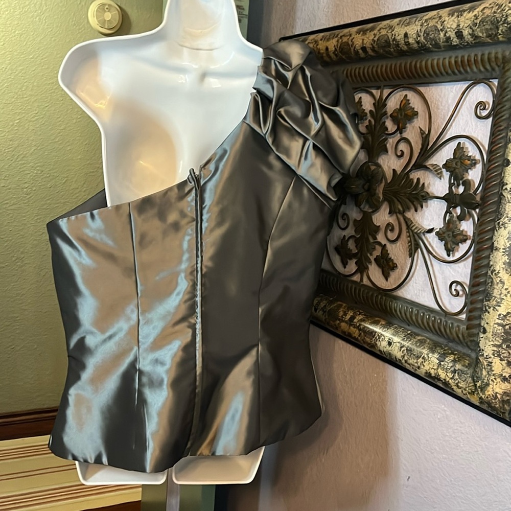 NWOT Alfred Angelo Top -Grey formal one shoulder ruched Satin top Sz 18 - Picture 5 of 12